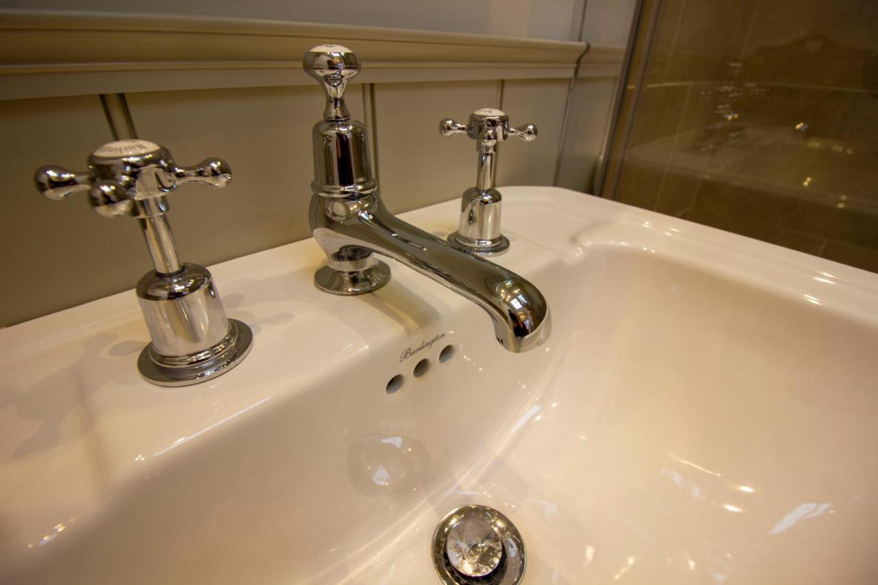 The Potting Shed, 5* Luxury Escape Cirencester Εξωτερικό φωτογραφία