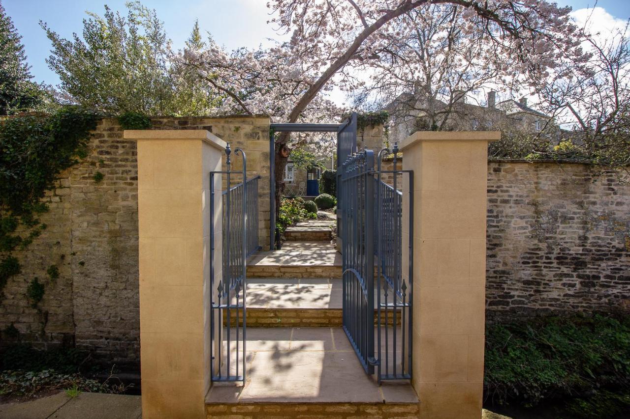 The Potting Shed, 5* Luxury Escape Cirencester Εξωτερικό φωτογραφία