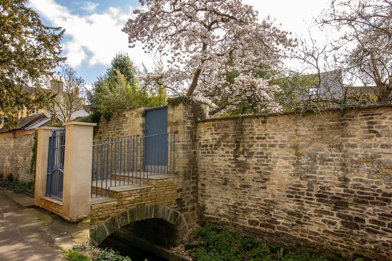 The Potting Shed, 5* Luxury Escape Cirencester Εξωτερικό φωτογραφία